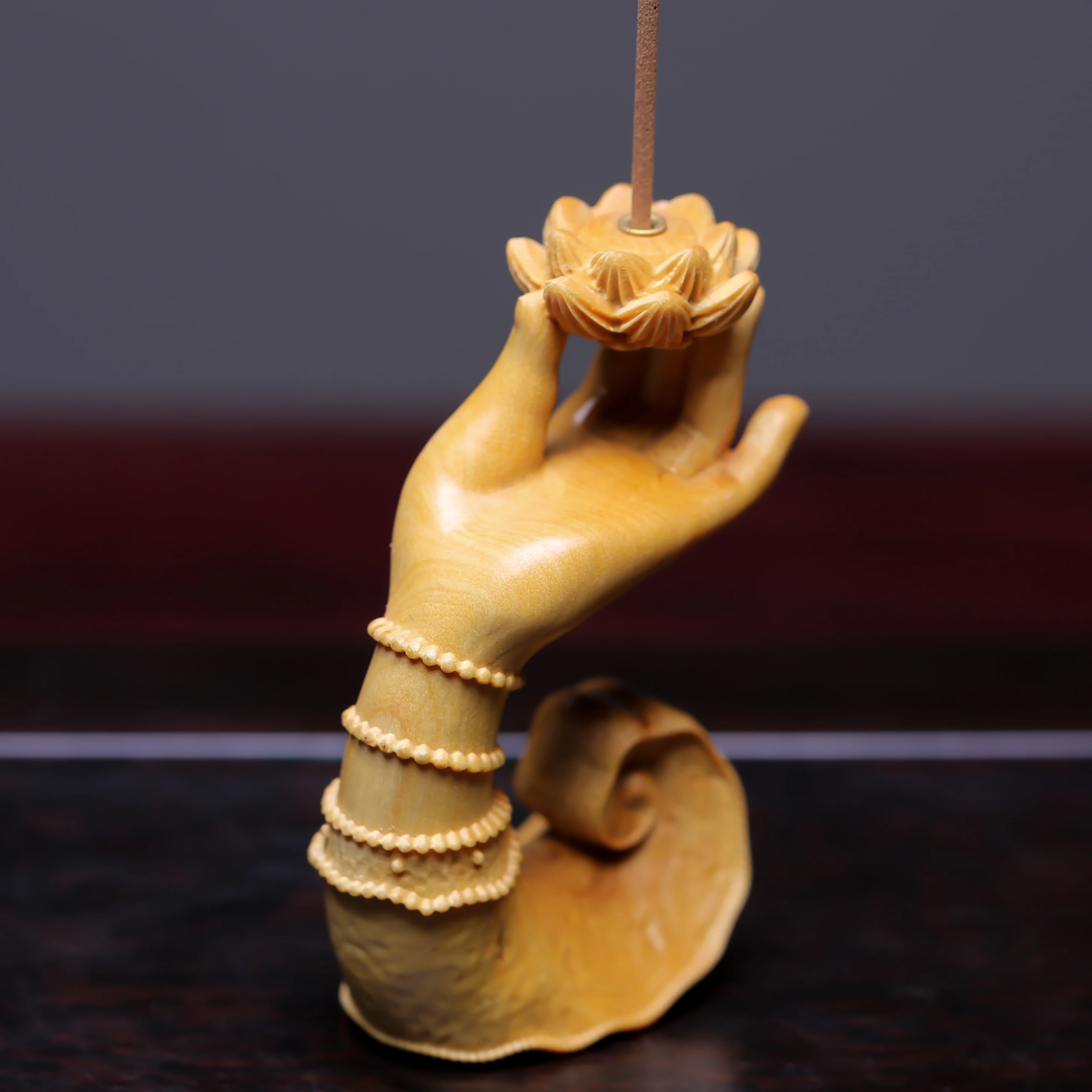 Authentic Lobular Boxwood Carv - Home Fragrance Bergamot 评论和价格